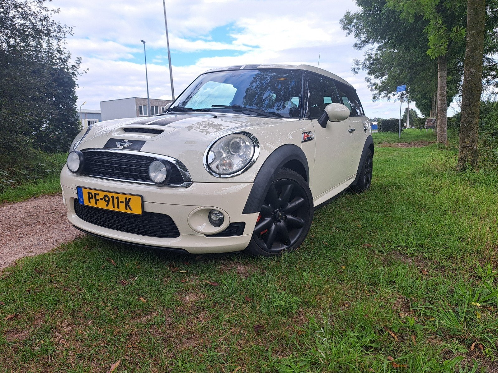 Mini Clubman 1.6 Cooper S 128KW 2008 Wit, Auto's, Voorwielaandrijving, 4 cilinders, 4 stoelen, Leder
