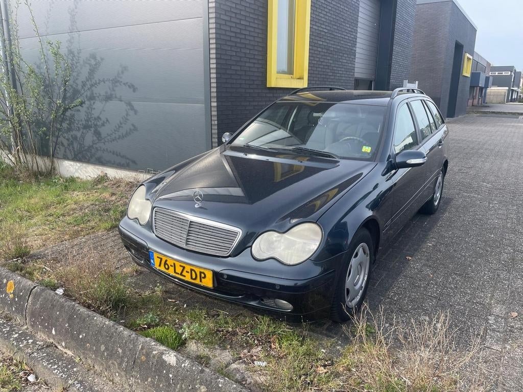 Mercedes-Benz C-Klasse 1.8 C180 Kompr Combi AUT 2003 Zwart, Auto's, Mercedes-Benz, Automaat, Achterwielaandrijving, 1796 cc, Zwart