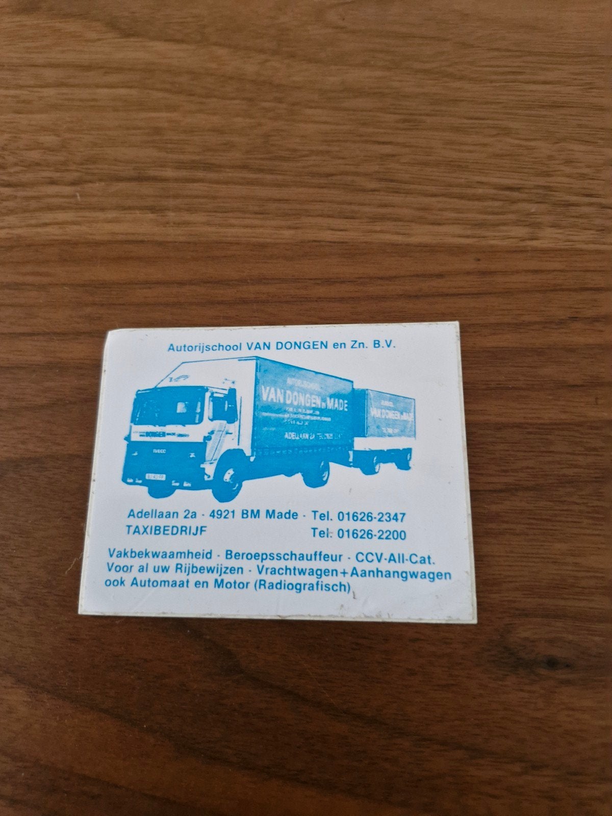 430 Vintage sticker Autorijschool Van Dongen Made, Verzamelen, Ophalen of Verzenden, Zo goed als nieuw, Overige typen