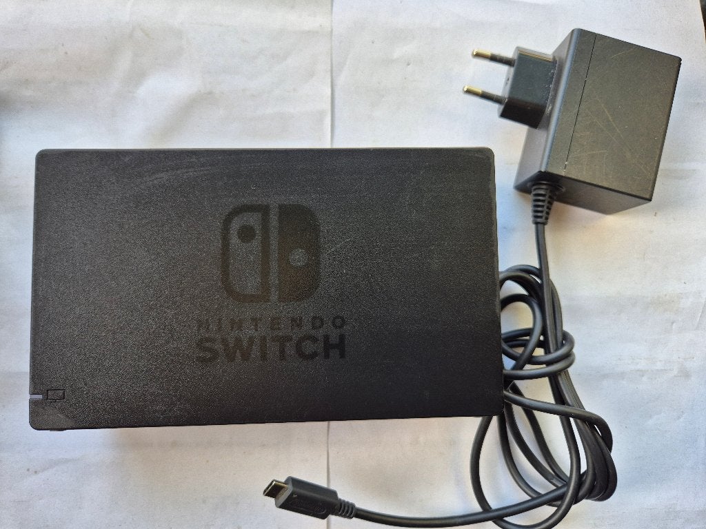 orginele SWITCH dock + voeding, Gebruikt, 1 speler, Racen en Vliegen, Ophalen of Verzenden