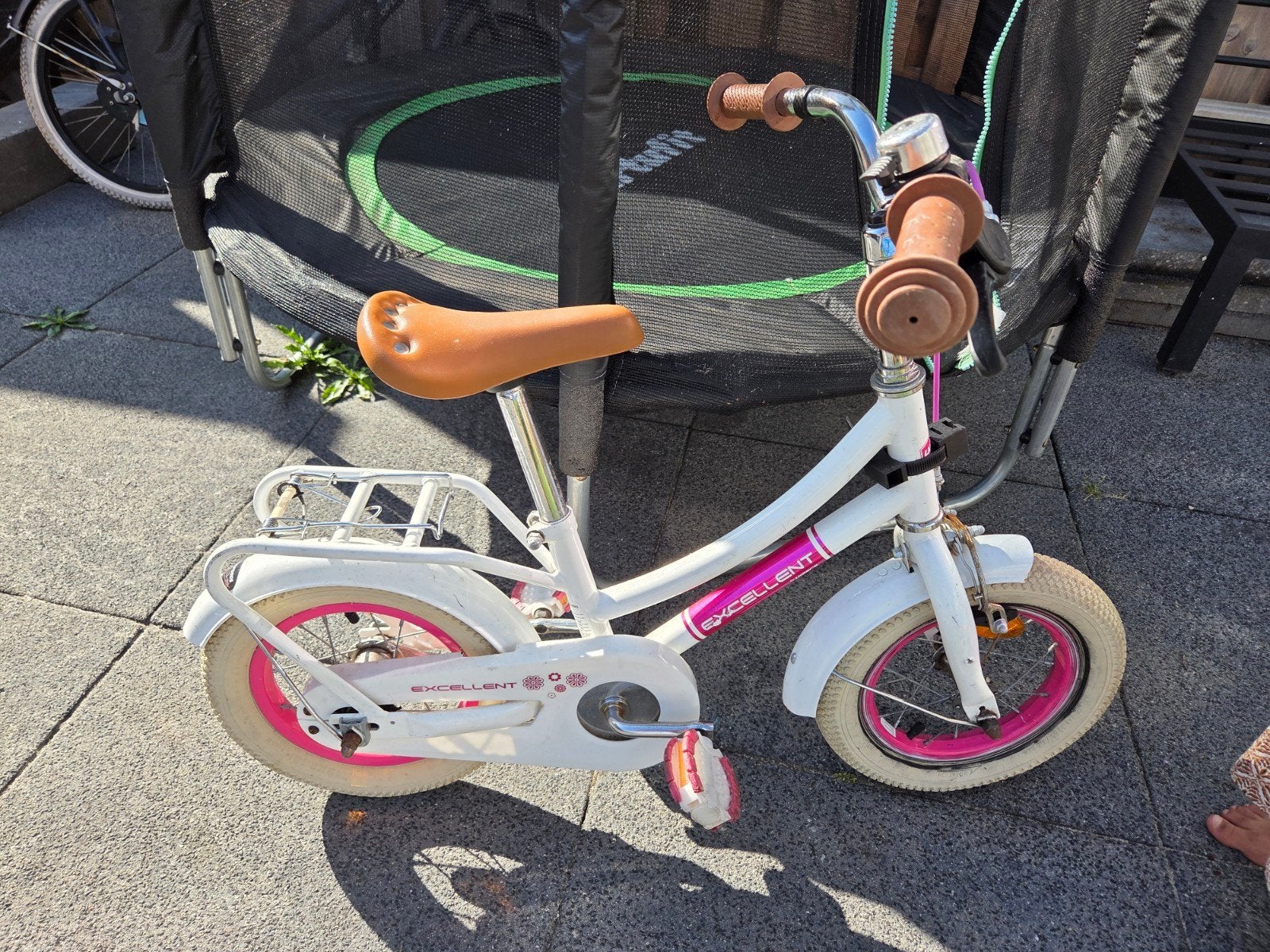 Kinderfiets met zijwieltjes - Wit/Roze, Ophalen, Terugtraprem, Zijwieltjes, Gebruikt