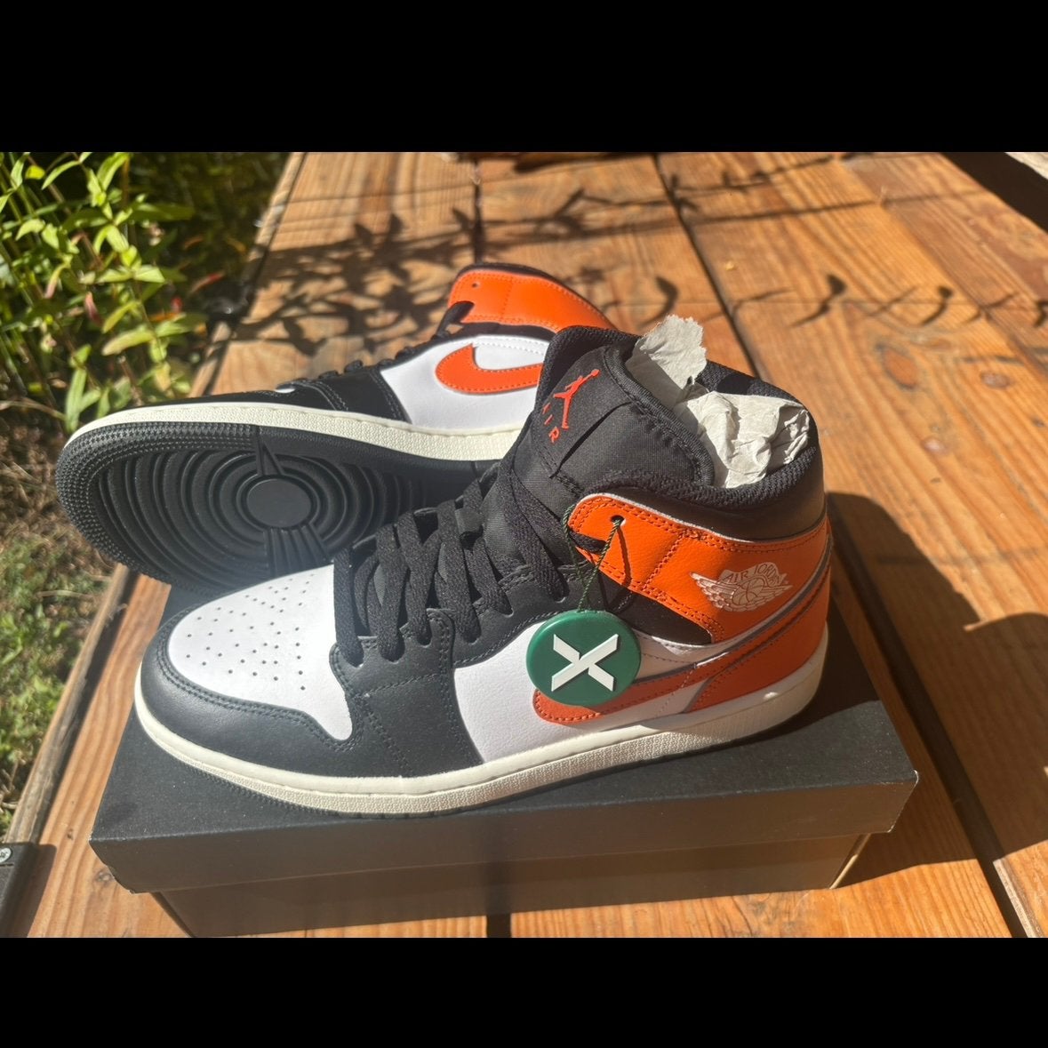 Maat 42 // Jordan 1 mid // Black Toe Starfish, Overige kleuren, Nieuw, Ophalen of Verzenden, Sneakers of Gympen
