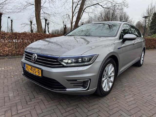 Volkswagen Passat Variant 1.4TSI GTE HIGHLINE TREKHAAK/XENON, Auto's, Volkswagen, Automaat, Gebruikt, Euro 6, Hybride Elektrisch/Benzine