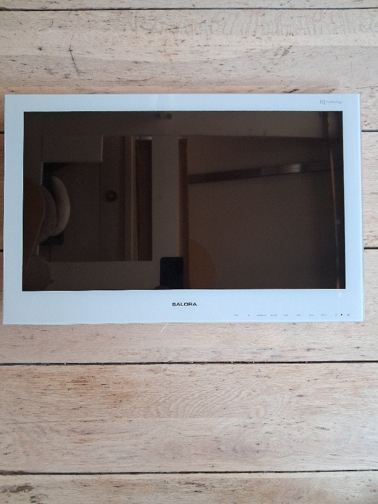 Salora LCD 24inch Tv met DVD en afstandbediening zonder voet, Gebruikt, LCD, 100 Hz, 40 tot 60 cm