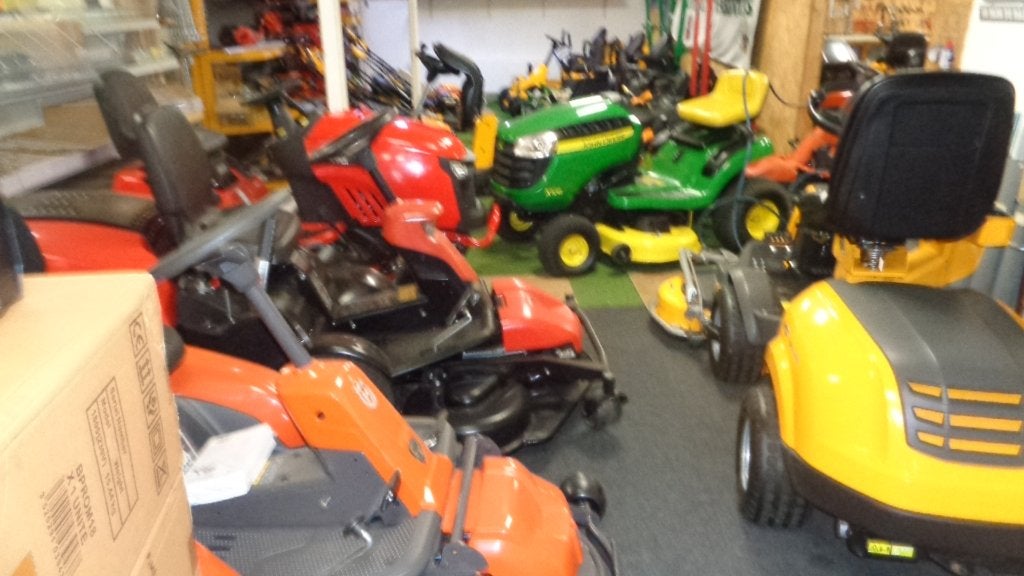 herfstopruiming  heel veel zitmaaier nieuw en gebruikt, Ophalen, Gebruikt, Husqvarna, Nederland