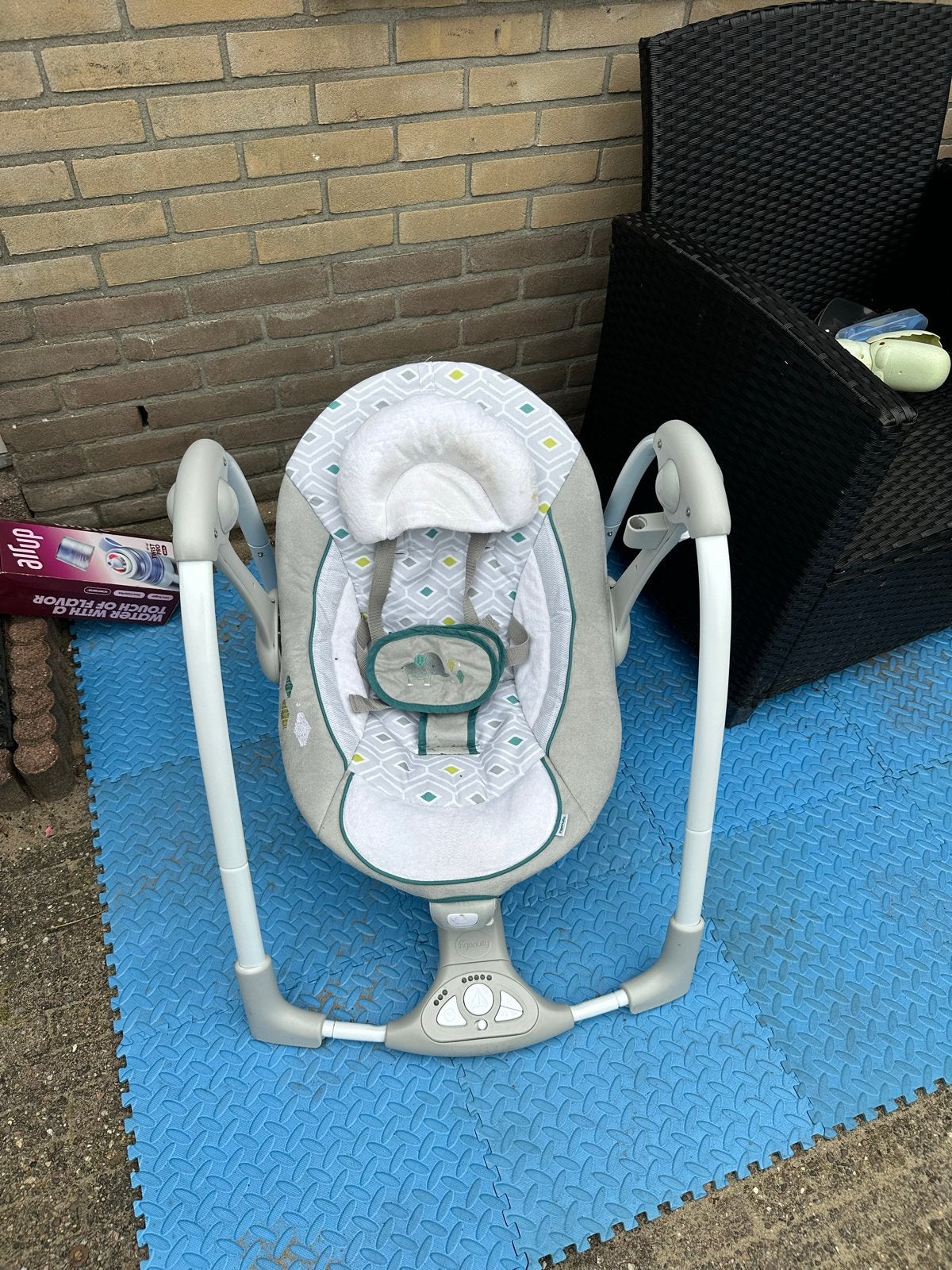 Ingenuity babyschommelstoel met vibratie en muziek, Ophalen of Verzenden, Gebruikt