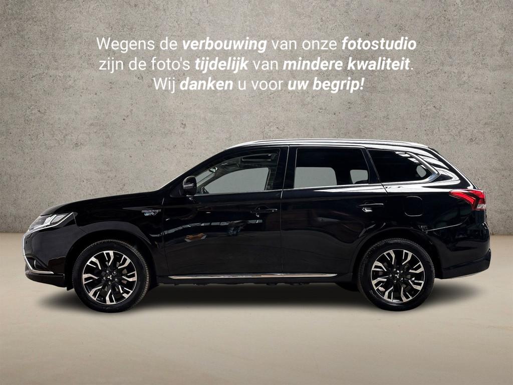 Mitsubishi Outlander 2.0 PHEV Deluxe 204Pk Automaat (SCHUIFD, Automaat, 4 cilinders, 1820 kg, Zwart