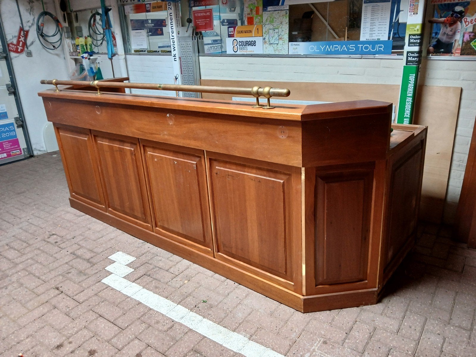Houten bar voor man cave of thuisbar - moet gepoetst, Huis en Inrichting, Barren, Ophalen, Gebruikt