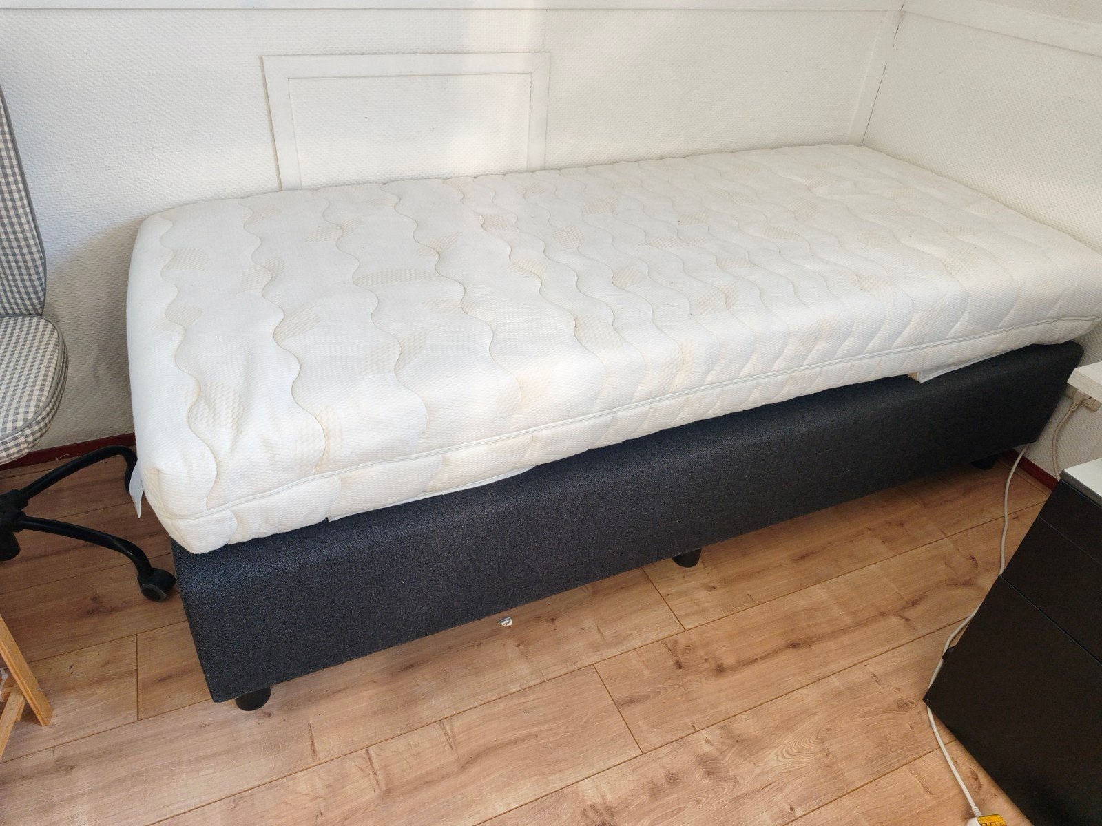 Boxspring 200x90 met Ubica kwaliteitsmatras, Ophalen, Gebruikt, 90 cm, Eenpersoons