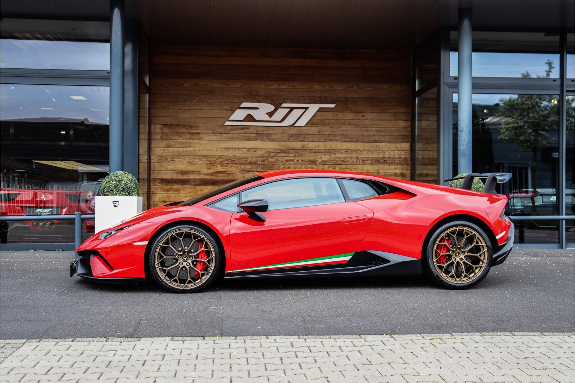 Lamborghini Huracan 5.2 V10 Performante *Carbon seats/Cerami, Auto's, Lamborghini, Automaat, Dealer onderhouden, Gebruikt, Zwart