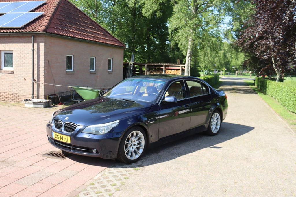 BMW 5-Serie 4.4 I 545 2004 handbak, Achterwielaandrijving, 8 cilinders, 2000 kg, Blauw