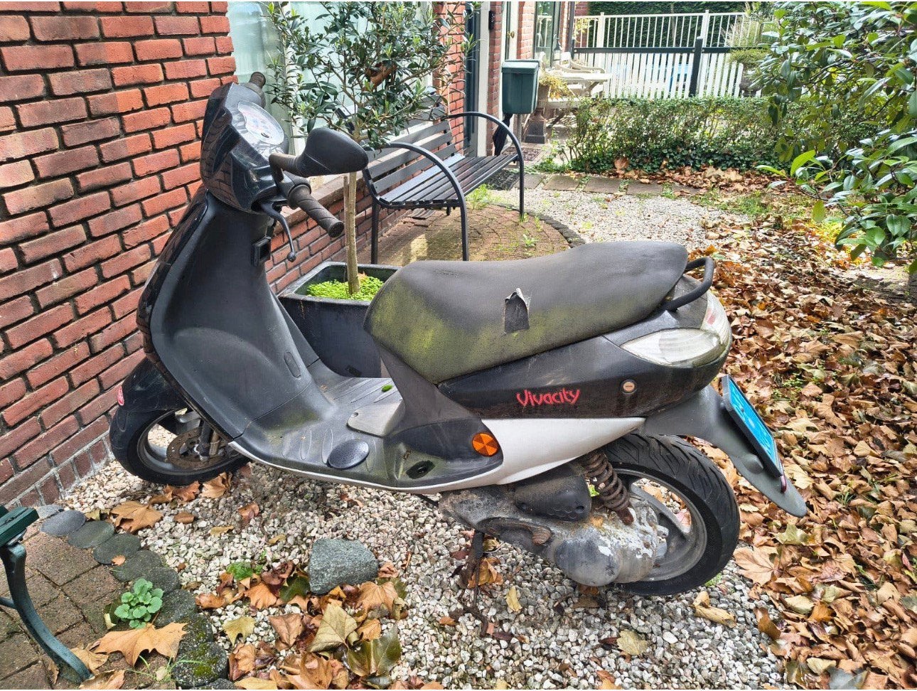 GEZOCHT: Peugeot Vivacity – loop, sloop of opknapper, Ophalen, Tweetakt, Zo goed als nieuw, 50 cc