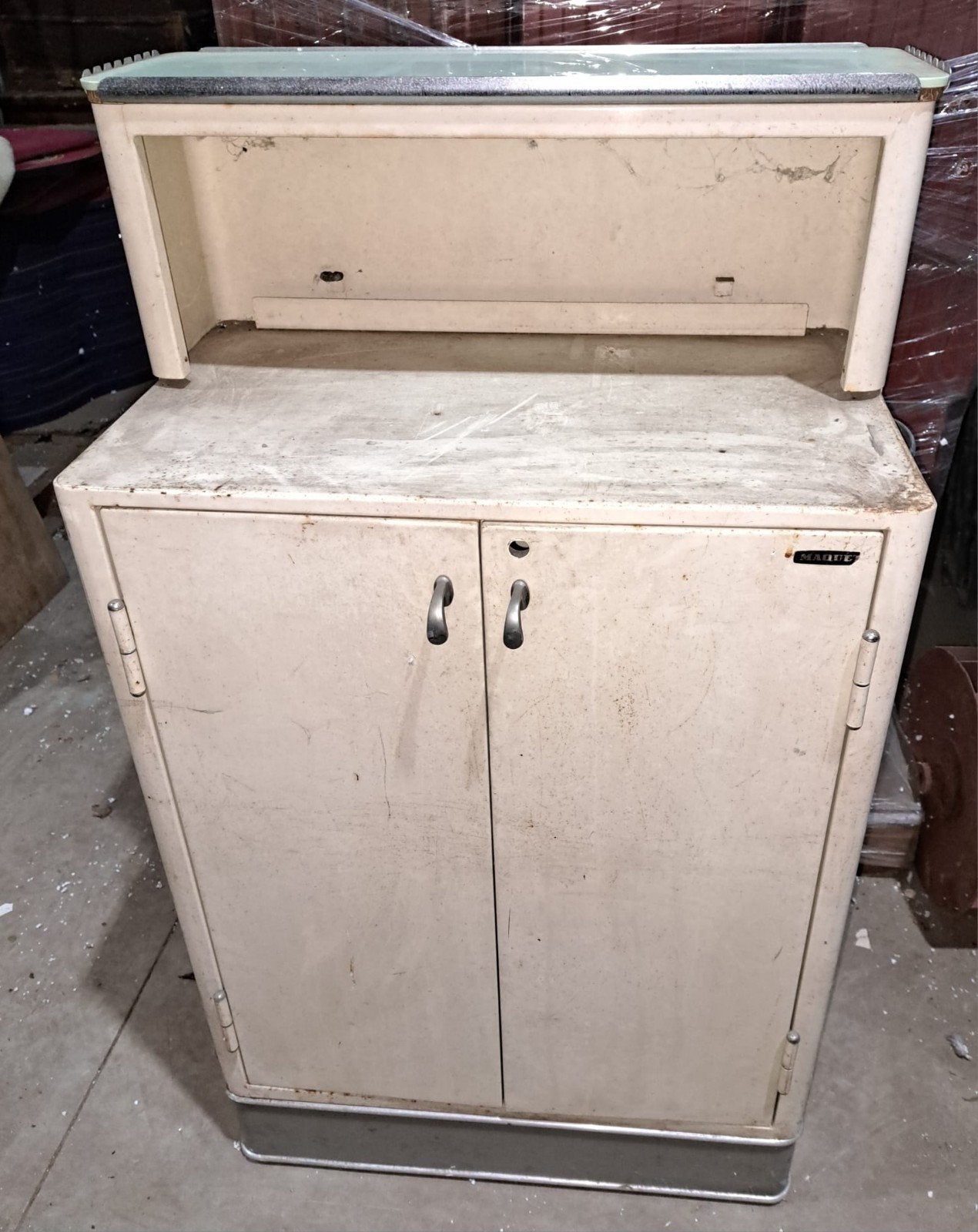 Kast kasten oud ziekenhuis kastje, Ophalen