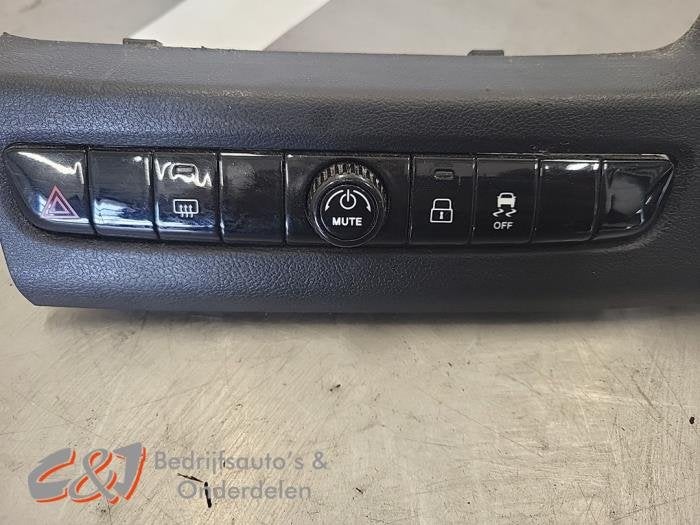 Radiobedienings paneel van een Fiat Ducato, Gebruikt, -, -, Ophalen of Verzenden