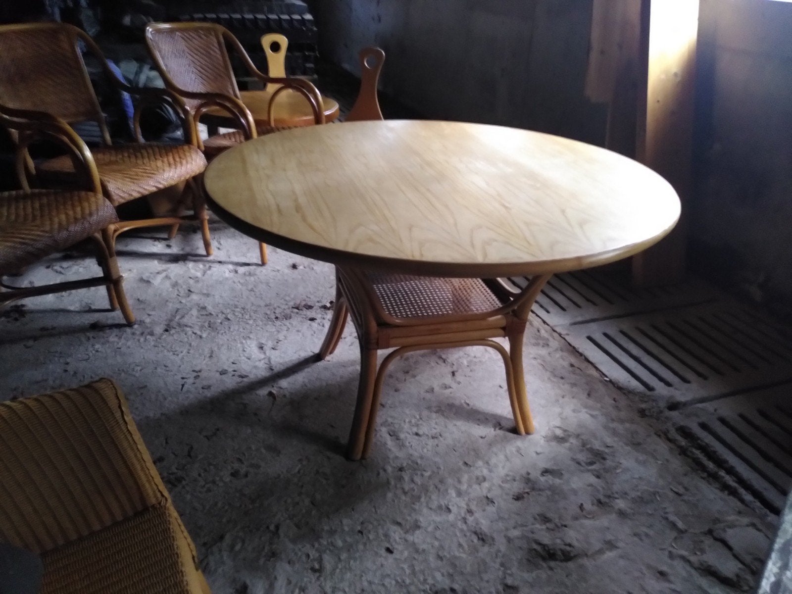 Ronde tafel met rotan onderstel - 112 cm, Gebruikt, Rond, Overige houtsoorten, Vier personen