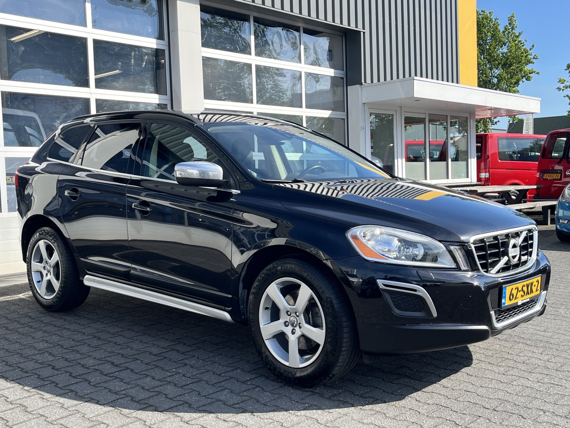 Volvo XC60 2.0 D3 R-Design Airco Cruise controle Leder Trekh, Auto's, Volvo, Voorwielaandrijving, Euro 5, 1624 kg, Gebruikt