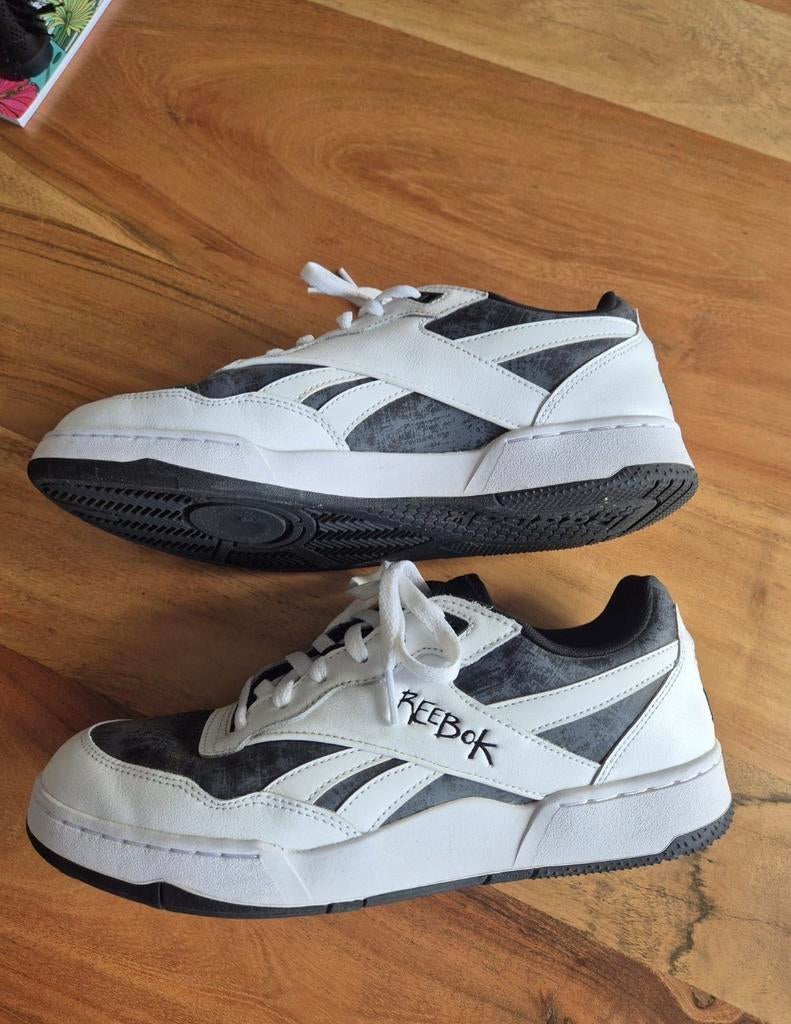 Reebok maat 42,5, Ophalen of Verzenden, Nieuw
