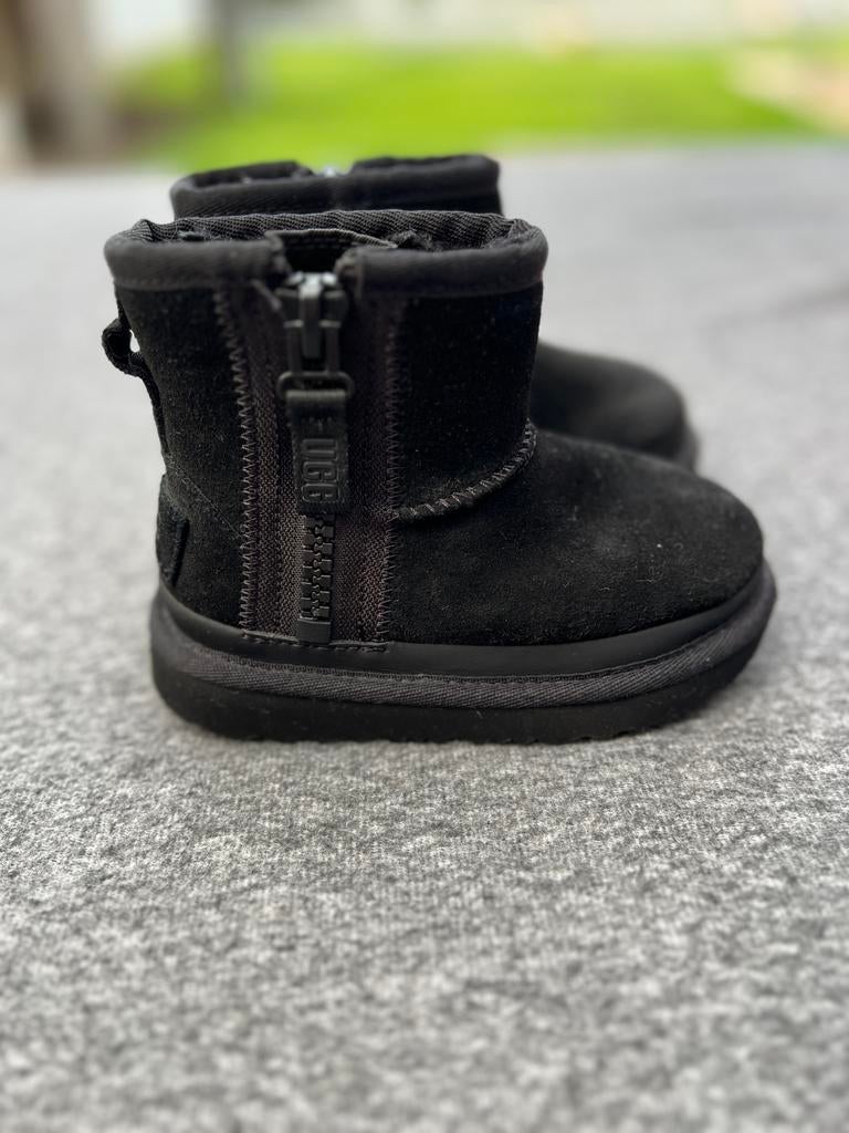 UGG laarzen maat 25 – zwart, echt leer, unisex,, Ophalen of Verzenden, Zo goed als nieuw, Jongen of Meisje, Laarzen