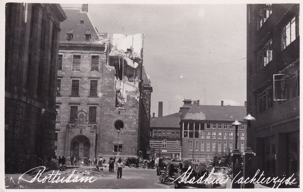 732C foto Rotterdam Stadhuis treffer bombardement, Ophalen of Verzenden, 1920 tot 1940, Ongelopen, Zuid-Holland