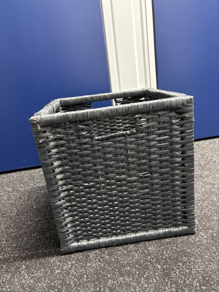 Grijze gevlochten opbergmand met handvatten, Ophalen, Gebruikt, Mand, Vierkant