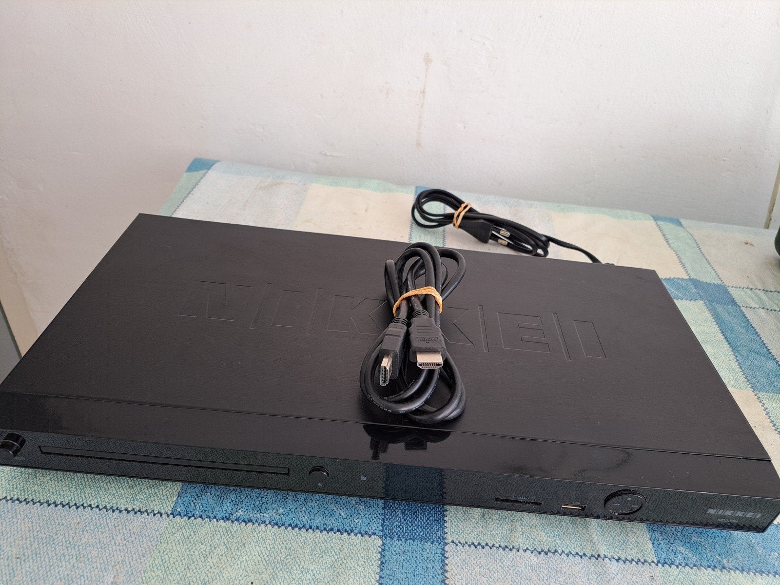 NIKKEI ND 220H CD SD CARD,USB HDMI DVD PLAYER, Ophalen of Verzenden, Zo goed als nieuw