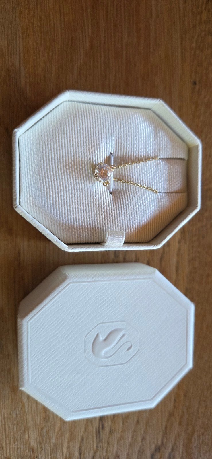 Swarovski Stilla Hanger, Ronde slijpvorm, Wit, Goudkleurig, Overige materialen, Nieuw, Ophalen of Verzenden, Met kristal