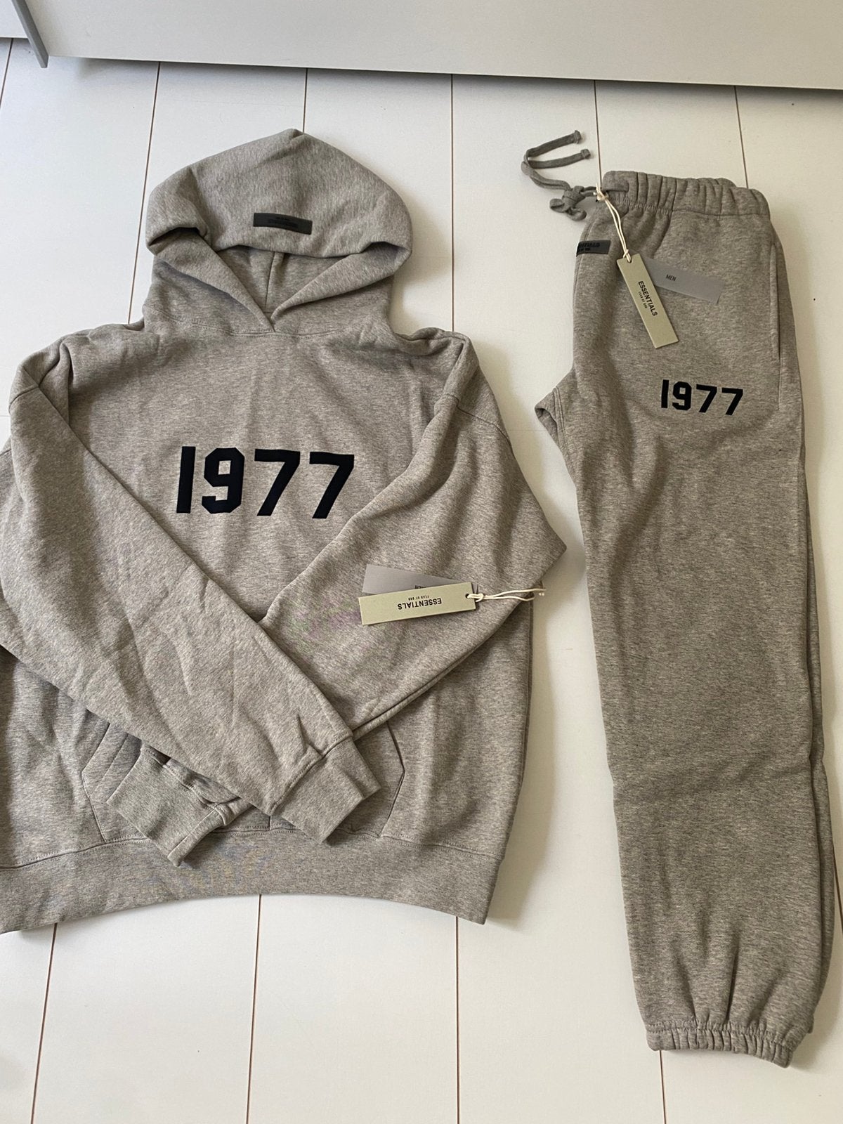 Essentials 1977 Pak, Verzenden, Nieuw