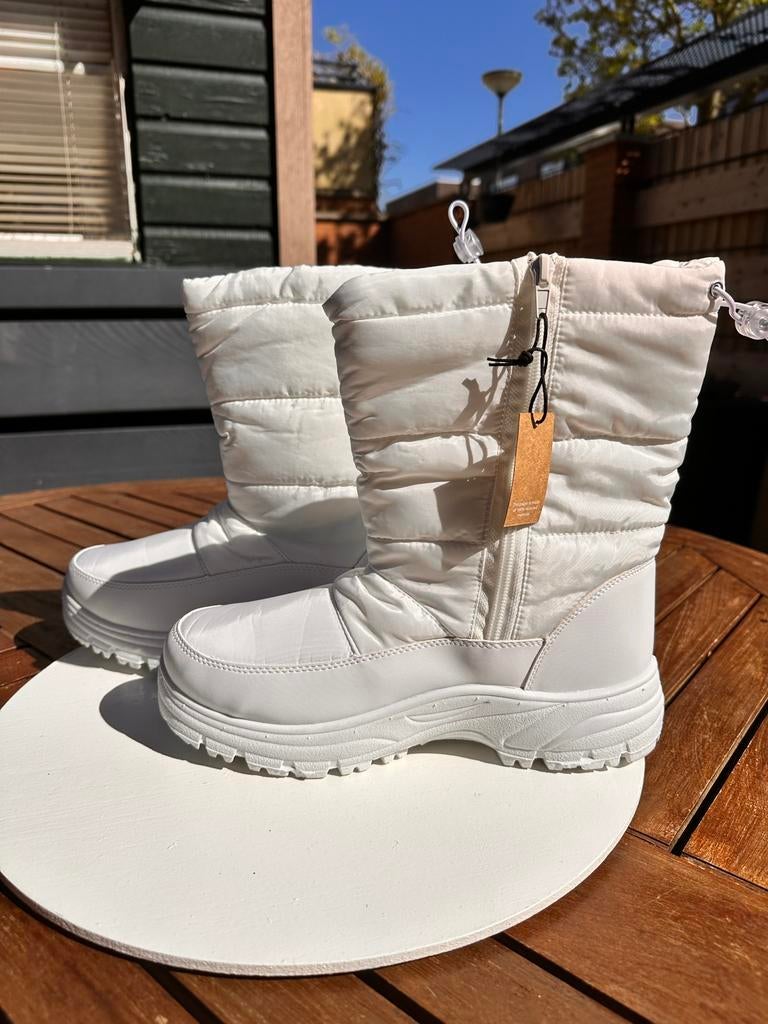Snowboots wit (nieuwstaat) maat 40, Kleding | Dames, Schoenen, Ophalen of Verzenden, Zo goed als nieuw, Wit, Snowboots