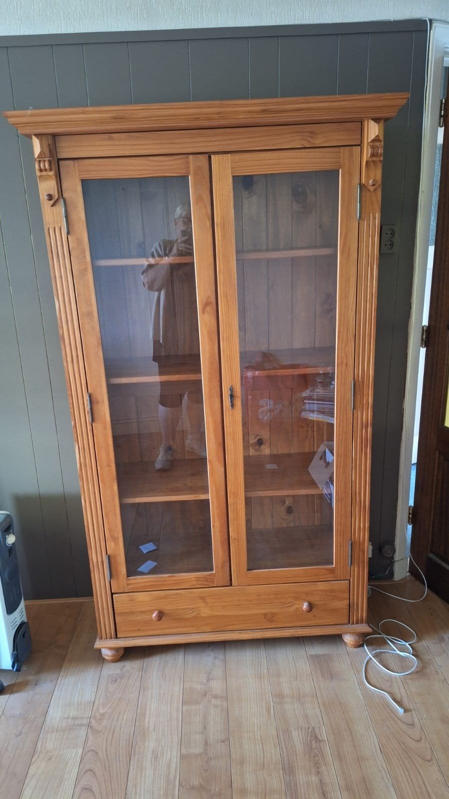 Grenen vitrinekast - H190xB106xD44 cm - Afhalen Vlaardingen, Ophalen