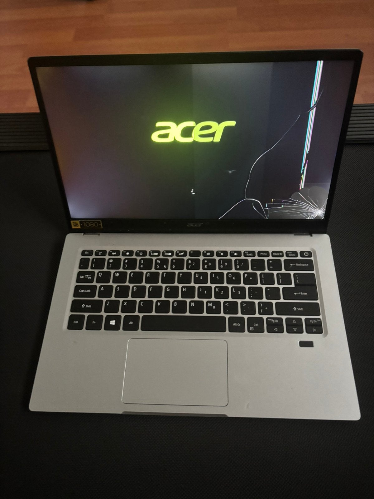 14inch Acer Swift met schermschade, Computers en Software, Windows Laptops, Ophalen, 2 tot 3 Ghz, Qwerty, 14 inch