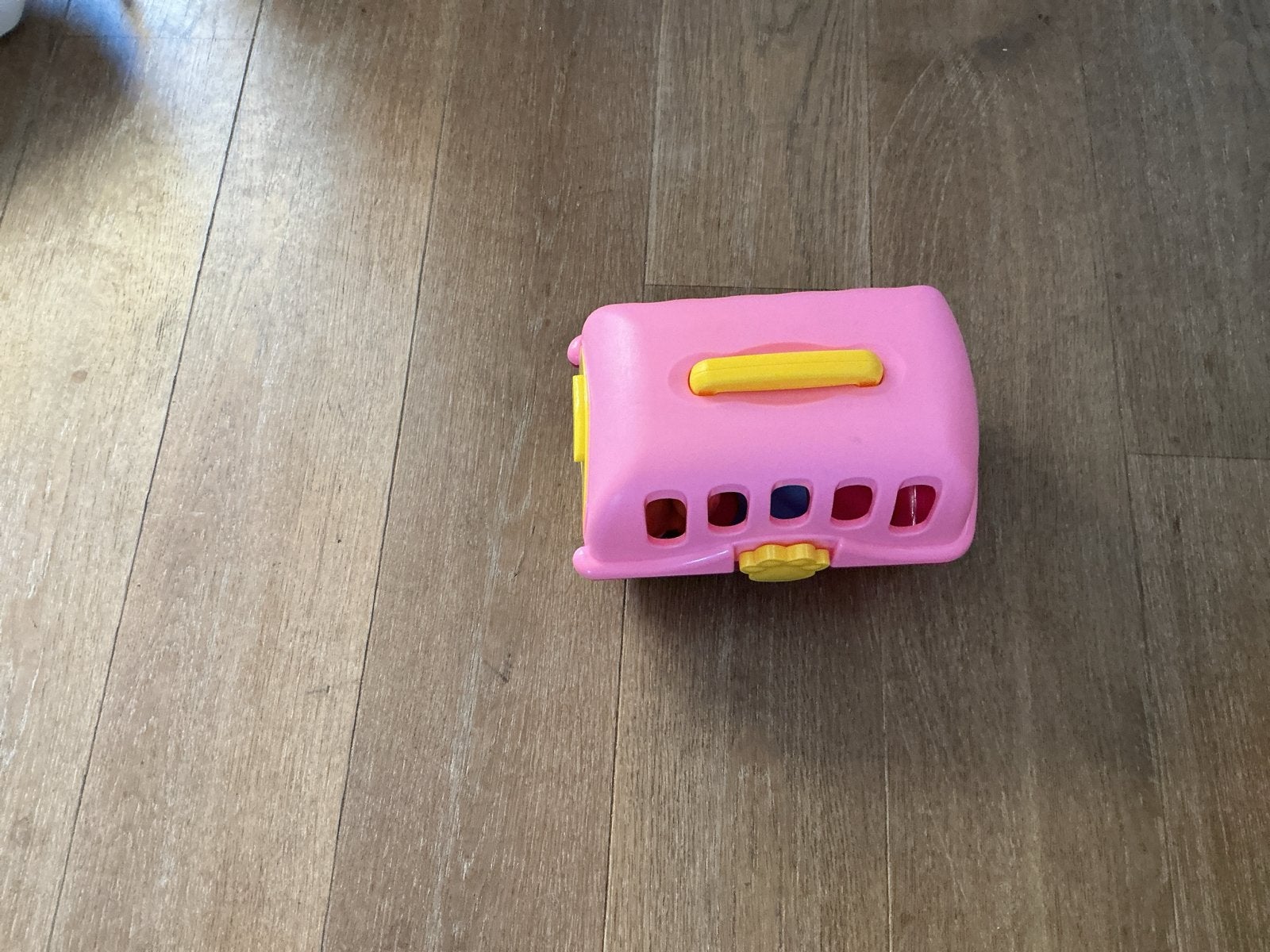 Roze speelgoed dierenmandje met puppy, Ophalen, Gebruikt, Meisje