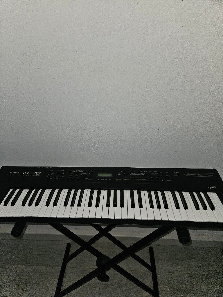 Roland jv-30, Ophalen, Zo goed als nieuw, 61 toetsen, Roland