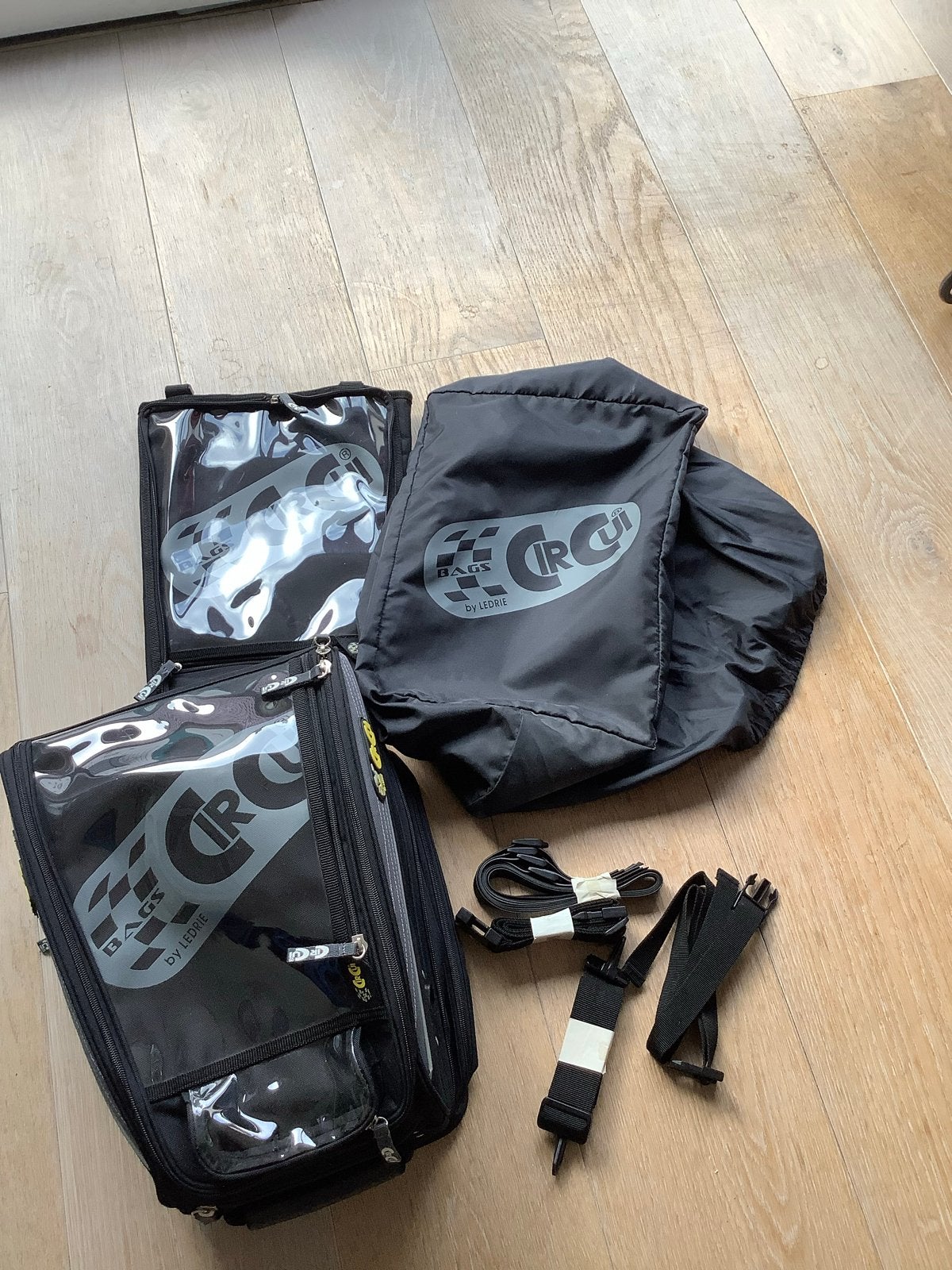 Magnetische tanktas van Bags by Ledrie, CirCui, Motoren, Ophalen, Zo goed als nieuw