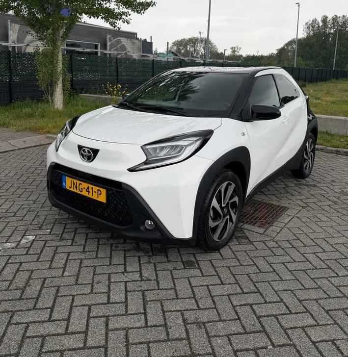 Toyota Aygo X1.0 2023 Wit/zwart full Option achteruit Camera, Auto's, Toyota, Particulier, Aygo X, 360° camera, Achteruitrijcamera