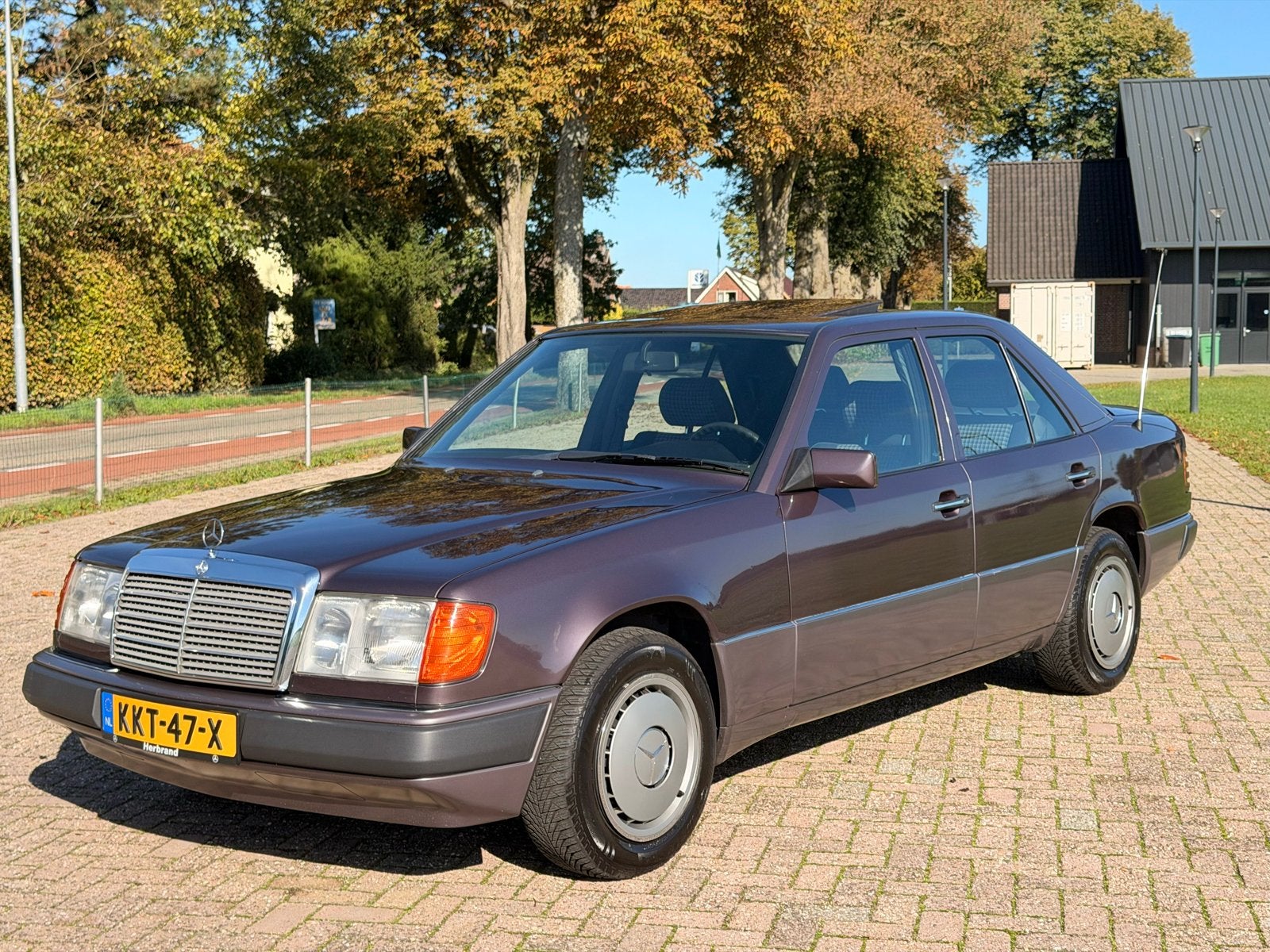 Mercedes-Benz 200E W124 Bornit, Automaat, Dealer onderhouden, Grijs, Particulier