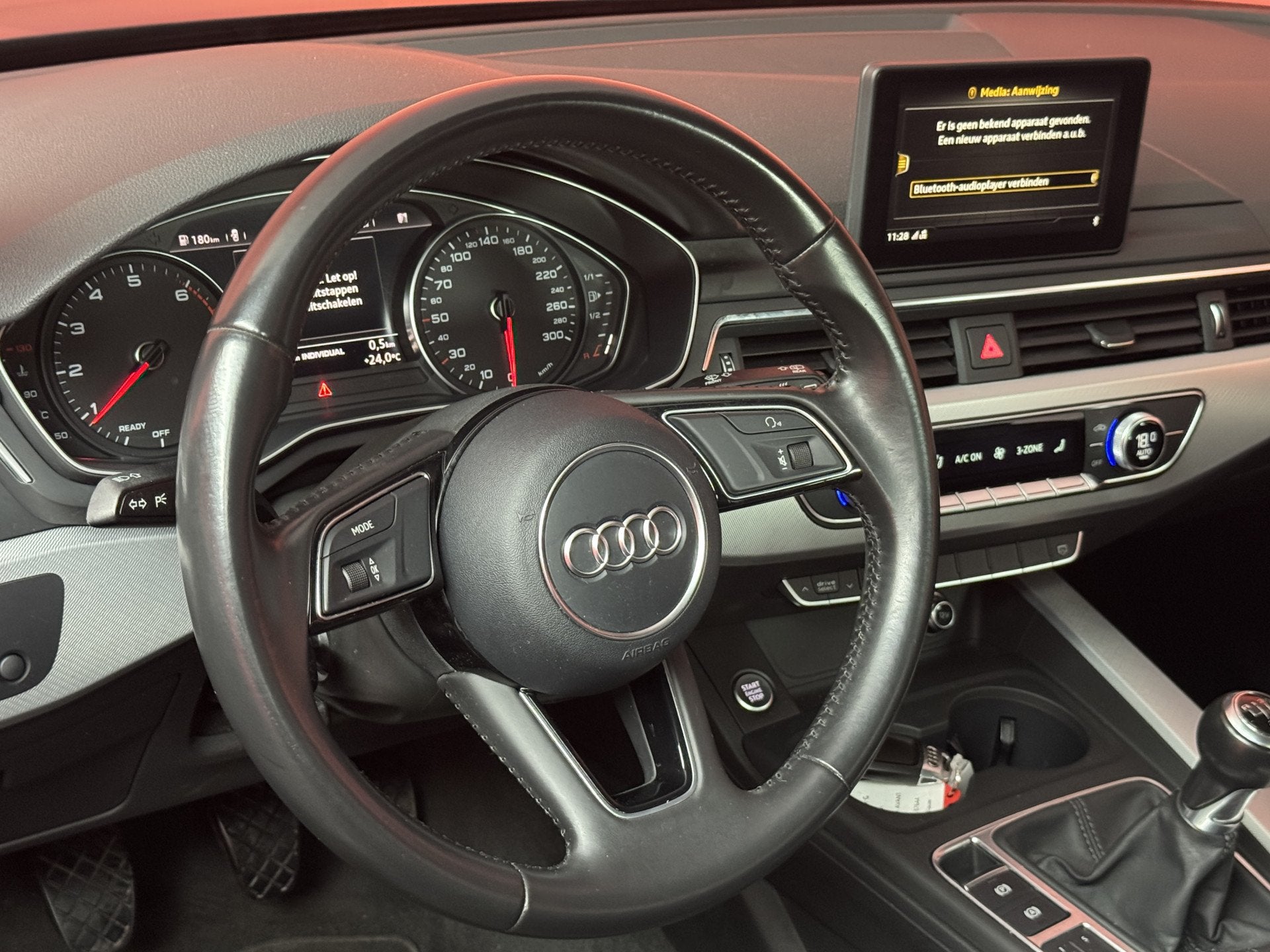 Audi A4 Avant 1.4 TFSI Lease Edition | Navigatie | Climate C, Voorwielaandrijving, 1345 kg, Stof, Gebruikt