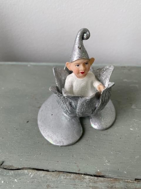 Kerstversiering / versiering kerst. Elf in bloem Zilverkleur, Diversen, Kerst, Ophalen, Zo goed als nieuw