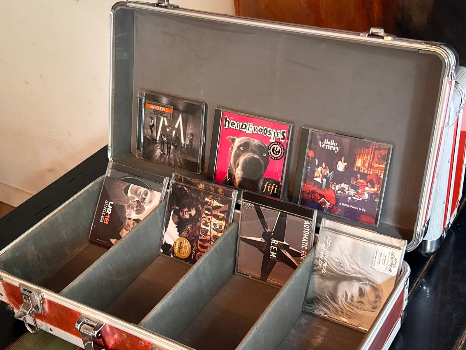 ROADINGER CD Case ALU Rood met gratis CD’s, Ophalen, Zo goed als nieuw, Overige instrumenten
