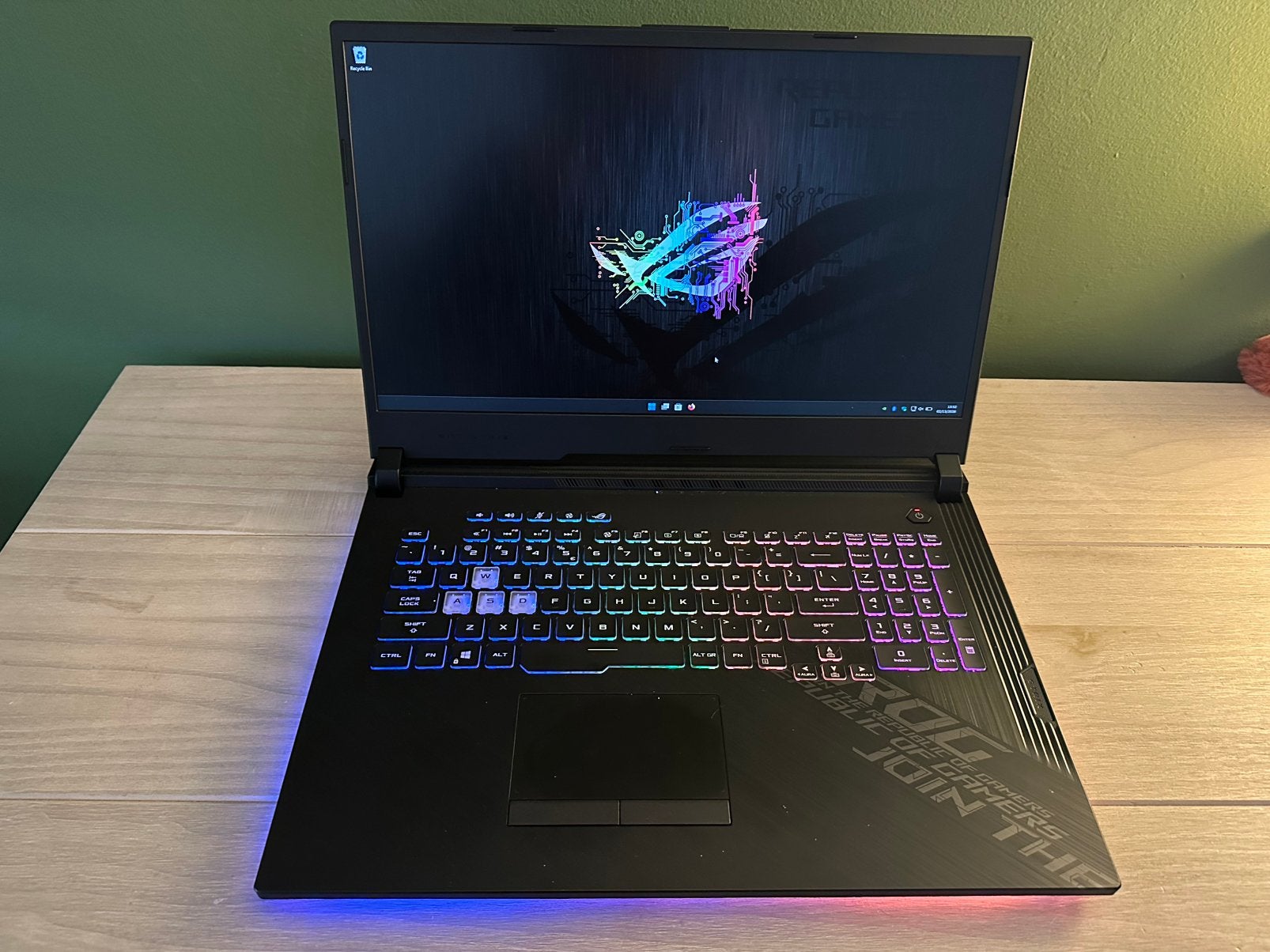 Asus ROG Strix RTX 2070 Super 8GB, 16GB RAM, 17inch, 1TB SSD, Computers en Software, Ophalen, Met videokaart, 2 tot 3 Ghz, Qwerty