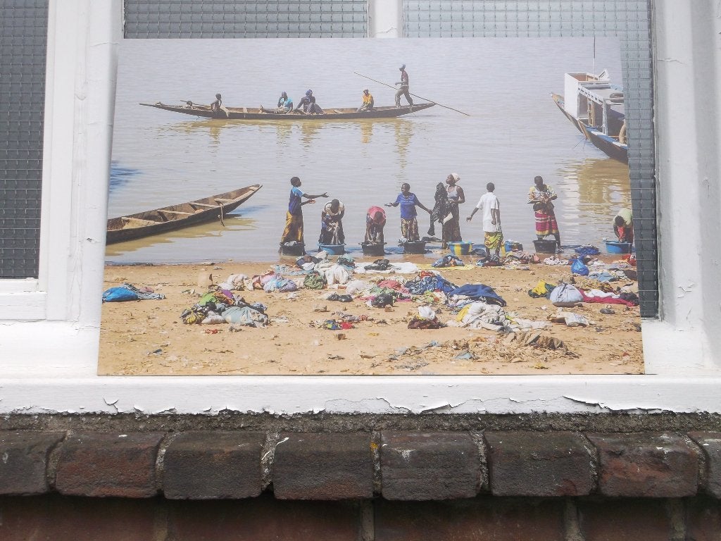Mooie professionele foto > Ergens in Afrika <, Antiek en Kunst, Kunst | Tekeningen en Foto's, Ophalen of Verzenden, Foto, Met ophangsysteem