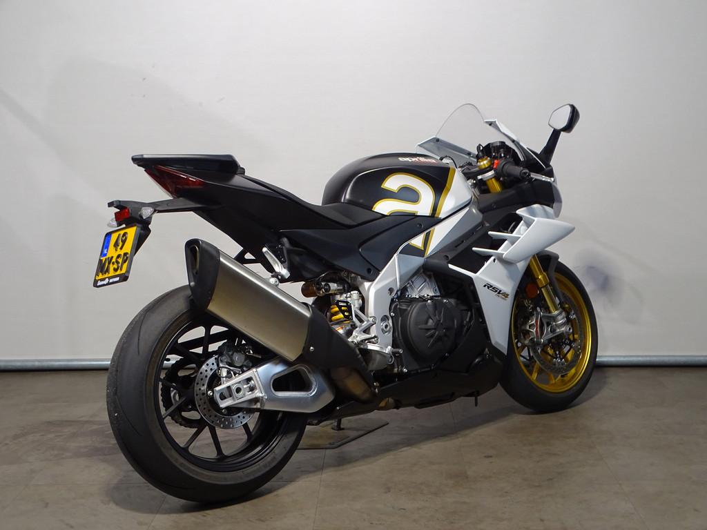 Aprilia RSV4 1100 FACTORY - foto 3