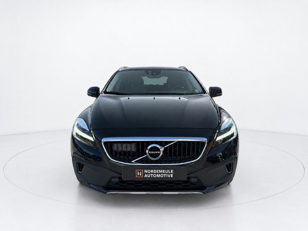 Volvo V40 CC 1.5 T3 SUMMUM, BLIS, Trekhaak, ACC, Camera, Auto's, 700 kg, Zwart, Leder, Verwarmde buitenspiegels