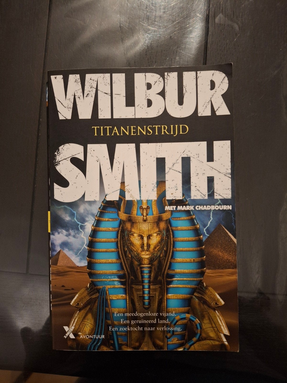 Wilbur Smith - Titanenstrijd, Ophalen of Verzenden, Gelezen, Wilbur Smith; Mark Chadbourn