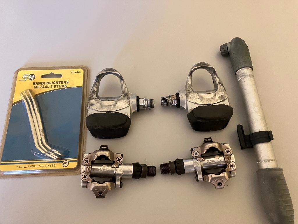 Fietsspullen pedalen (3x) pompje bandenlichters, Ophalen of Verzenden, Zo goed als nieuw, Racefiets, Overige typen
