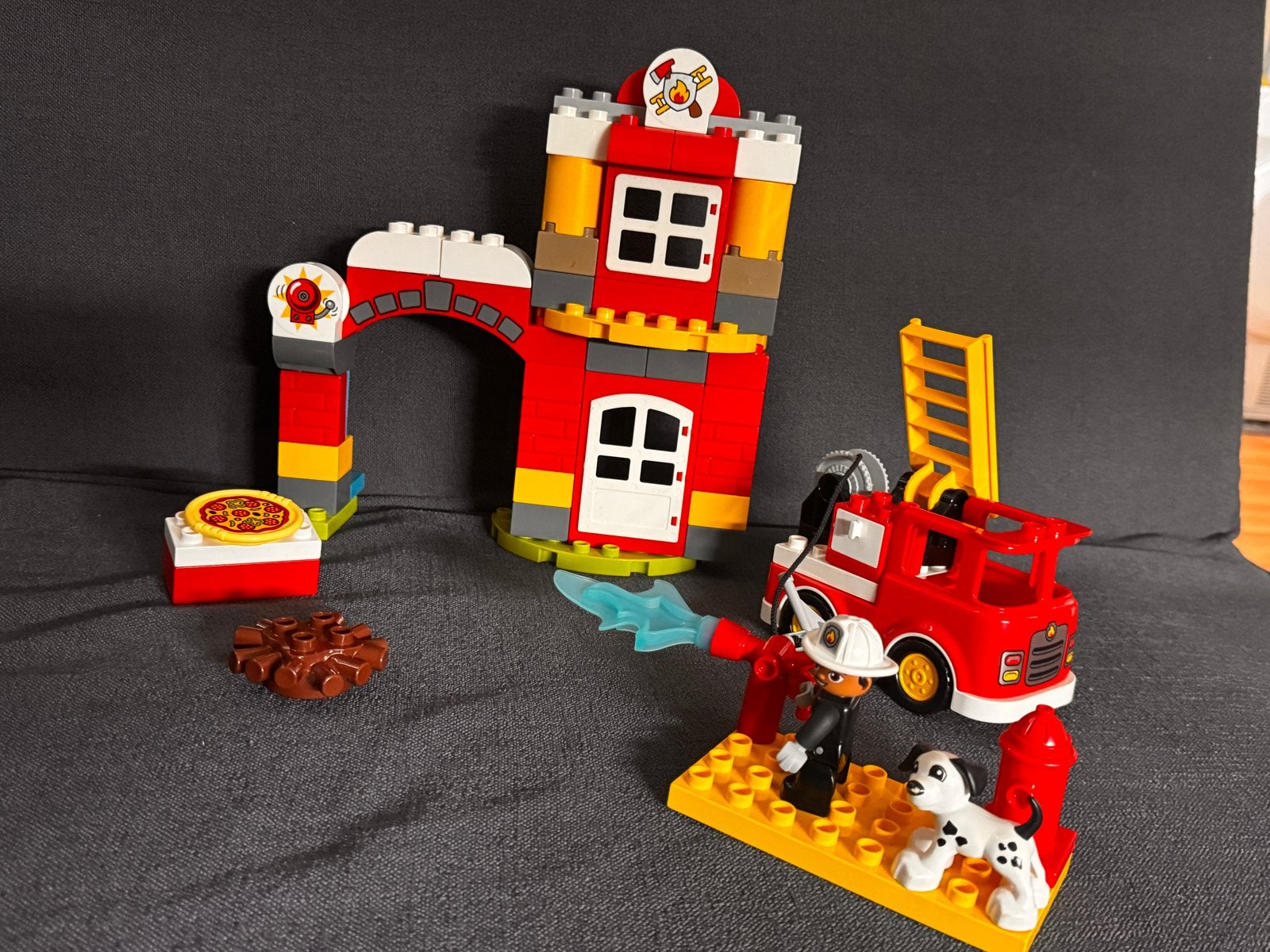 LEGO Duplo Brandweerkazerne 10903 - Zo goed als nieuw, Kinderen en Baby's, Ophalen, City, Overige typen, Zo goed als nieuw