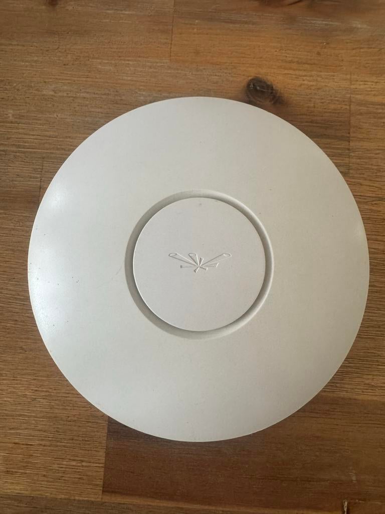 Ubiquiti UniFi AP - Draadloos Toegangspunt, Computers en Software, Accesspoints, Ophalen, Gebruikt