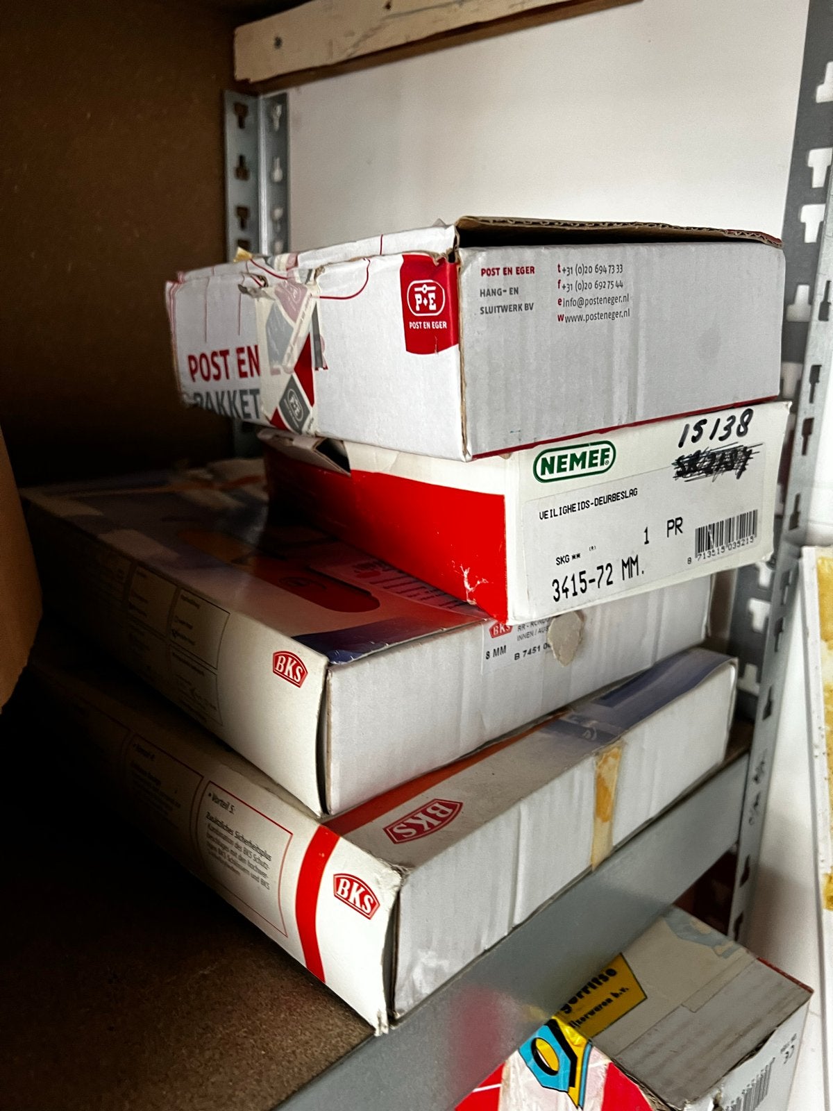 Drie nieuwe zware deurdrangers en deurschilden, Ophalen of Verzenden, Nieuw, Slot