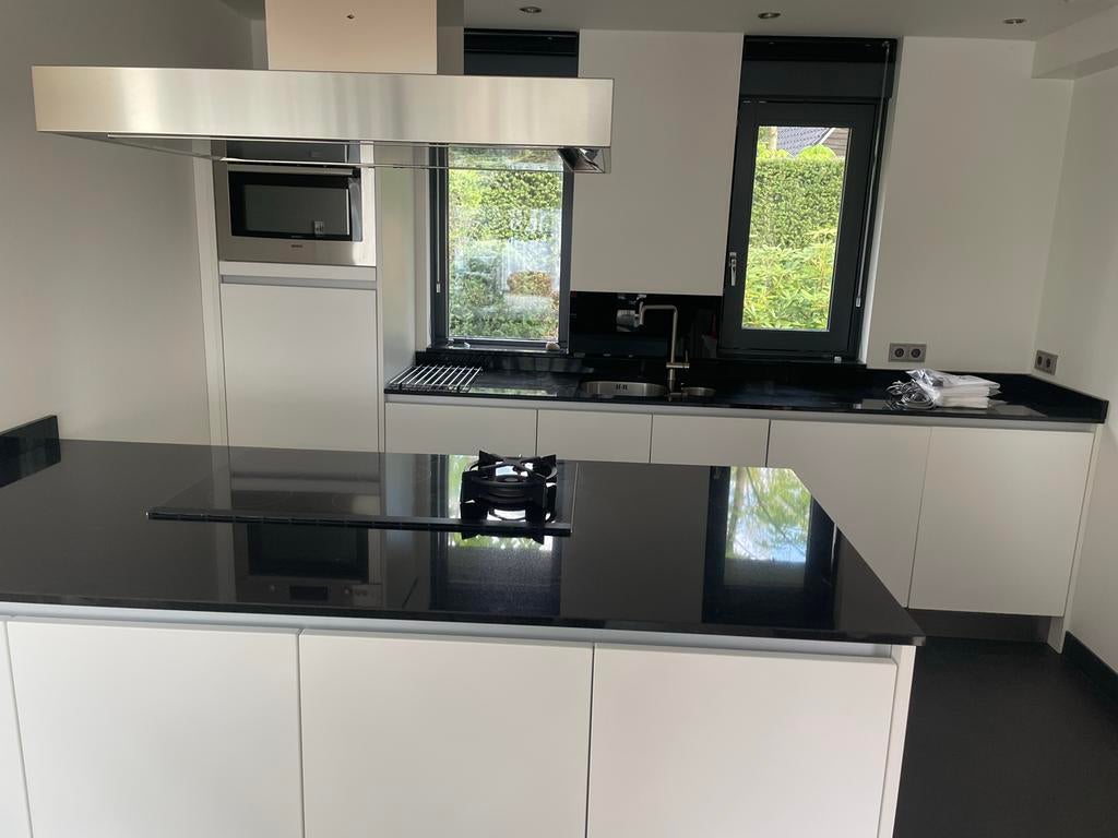 Moderne keuken met schiereiland Graniet , luxe inbouw app., Ophalen, Wit, Overige typen, Graniet of Steen