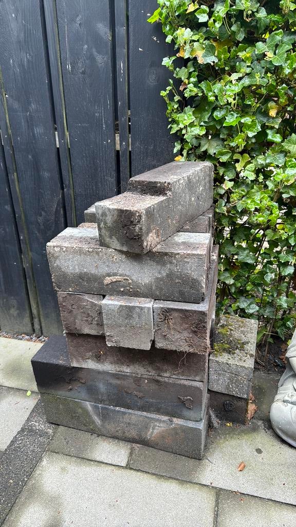 Gratis. Stapel wallblocks, Tuin en Terras, Tegels en Klinkers, Ophalen, Gebruikt, Beton, Overige typen