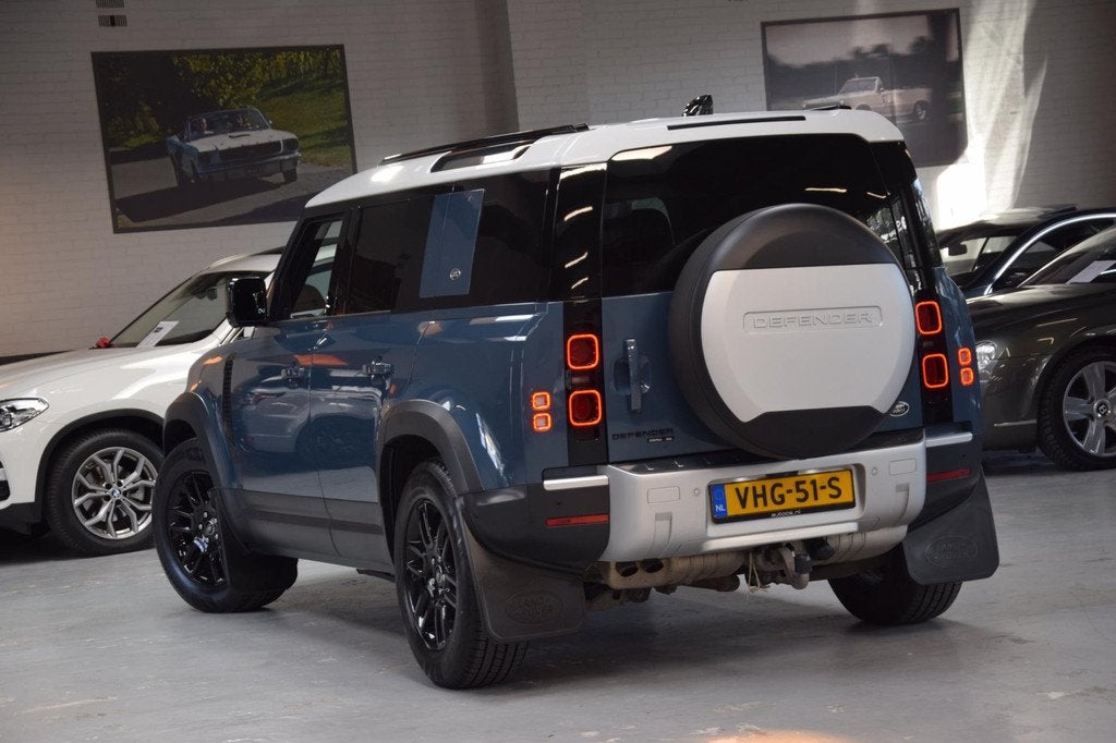 Land Rover Defender 2.0 D240 110 HSE Grijs kenteken|Navi|ACC, Auto's, Automaat, 2412 kg, 4 cilinders, Blauw